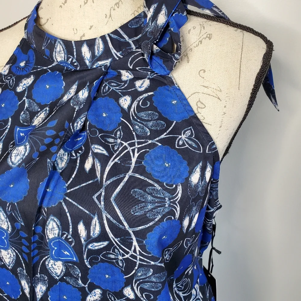 Doe & Rae blue abstract floral halter tank L - Picture 4 of 12